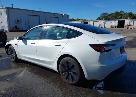 2024 Tesla Model 3 Long Range Dual Motor All-Wheel Drive/Rear-Wheel Drive z USA, uszkodzony, nr VIN 5YJ3E1EA0RF868990